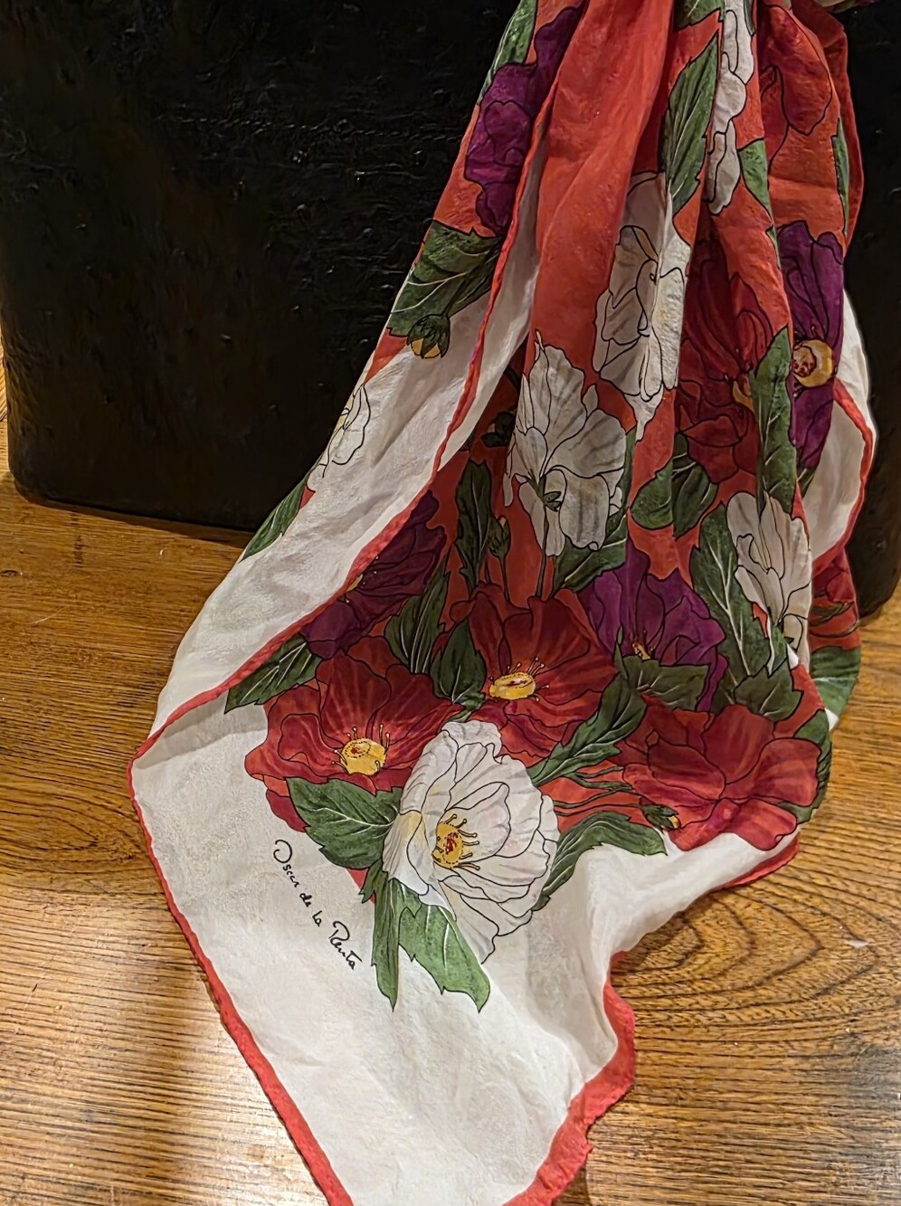 Vintage Oscar de la Renta 100% Silk Floral Scarf 30 x 30 - Picture 4 of 9